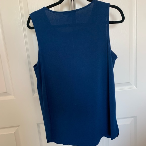 Banana Republic Crepe button top - Picture 3 of 3